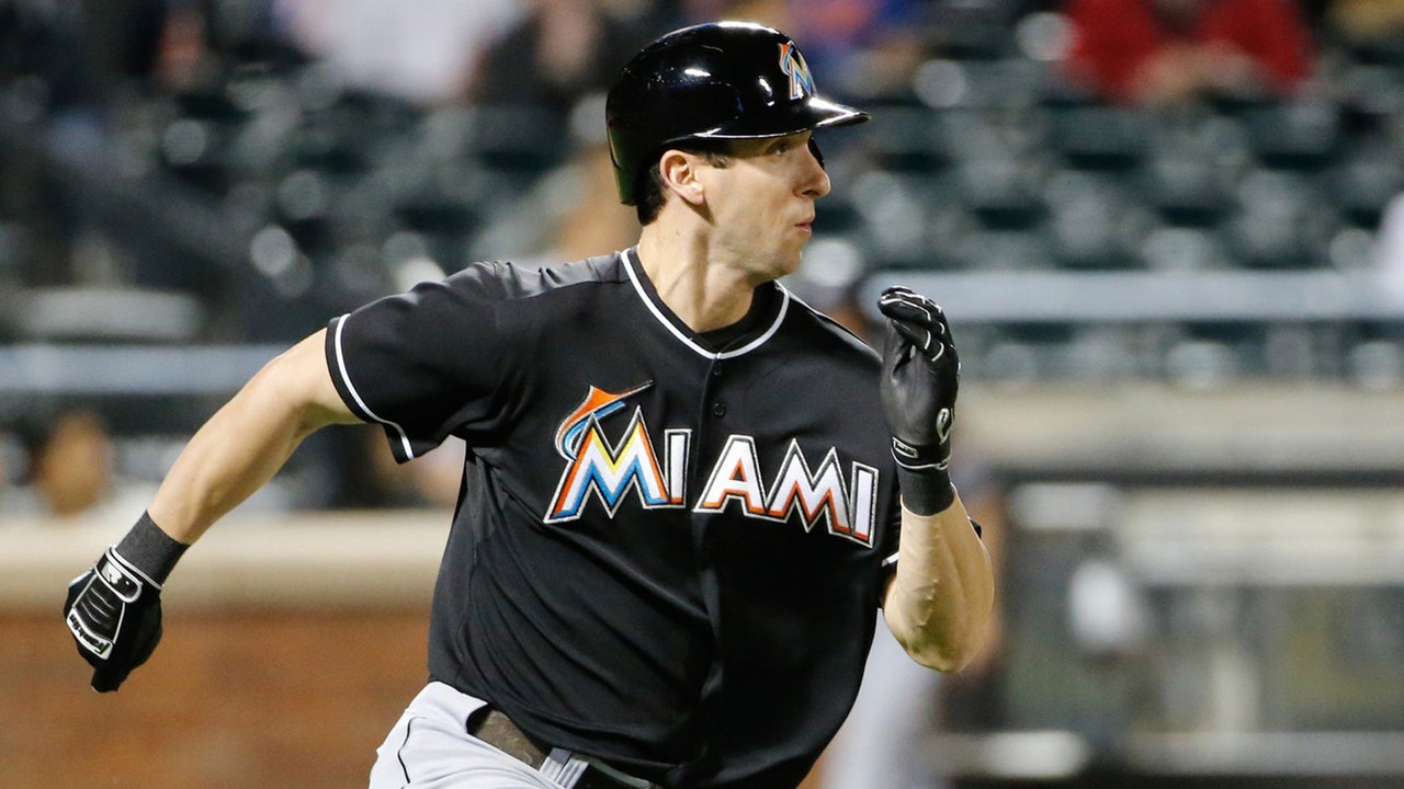 Notebook: Ed Lucas hopes versatility helps him stick with Marlins